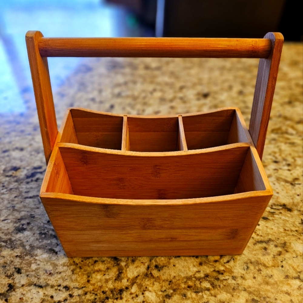 Caddy with handle ● BBQS  Picnics Buffets